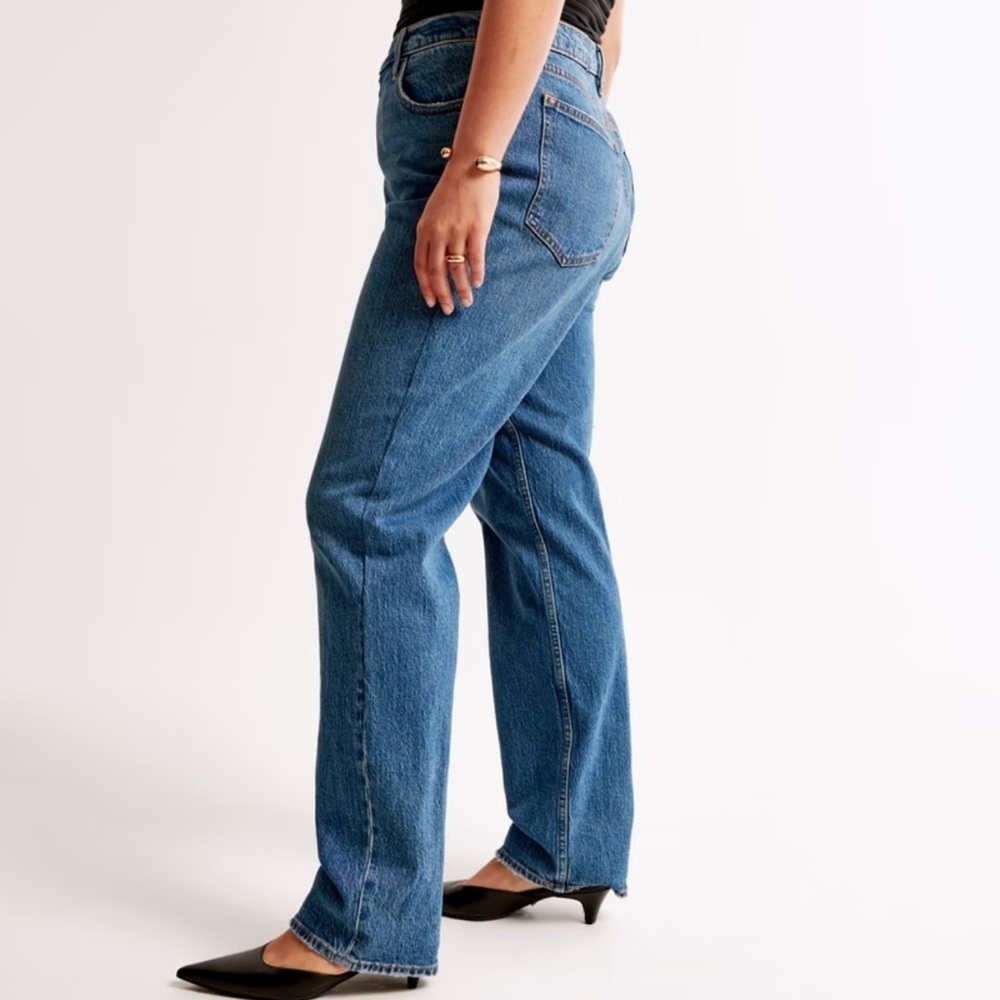 NWT A&F Curve Love The ‘90s Straight Ultra High Rise in Medium Wash Size 35|20L - Picture 3 of 13